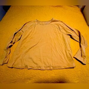 Women’s universal thread 1x yellow long sleeve tshirt